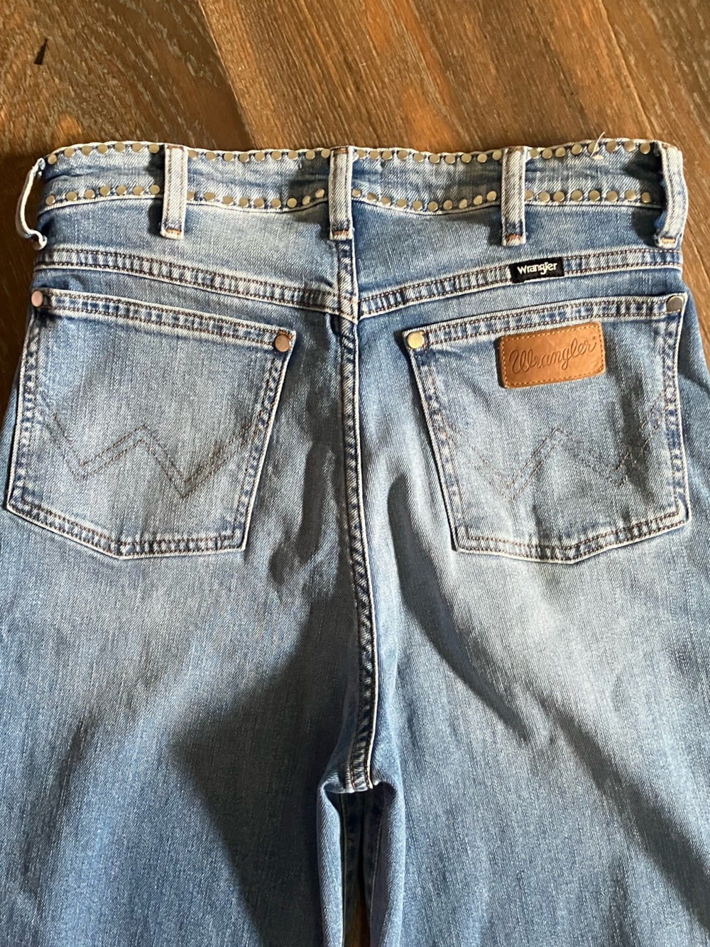 Wrangler Fender studded bell bottoms! - Picture 4 of 7